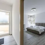 Mabel-the Jacuzzi Rooftop By Ps * Golem (Tirana)