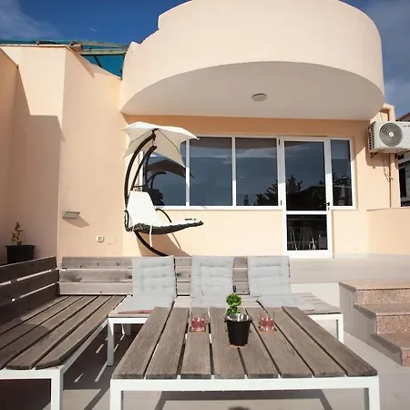 The Rooftop Experience By Ps Apartment Golem (Tirana)
