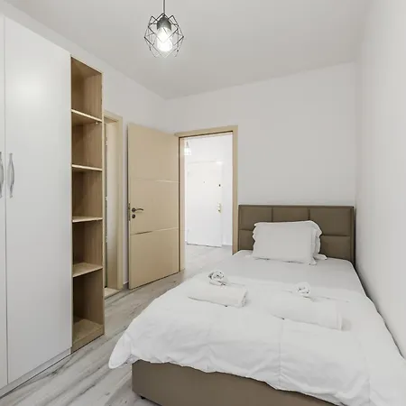 The Rooftop Experience By Ps Apartment Golem (Tirana)
